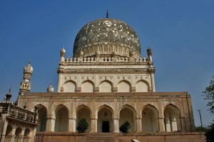 The tomb of Hayat Bakshi Begum, wife of Muḥammad Quṭb Shah