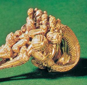 gold Etruscan fibula