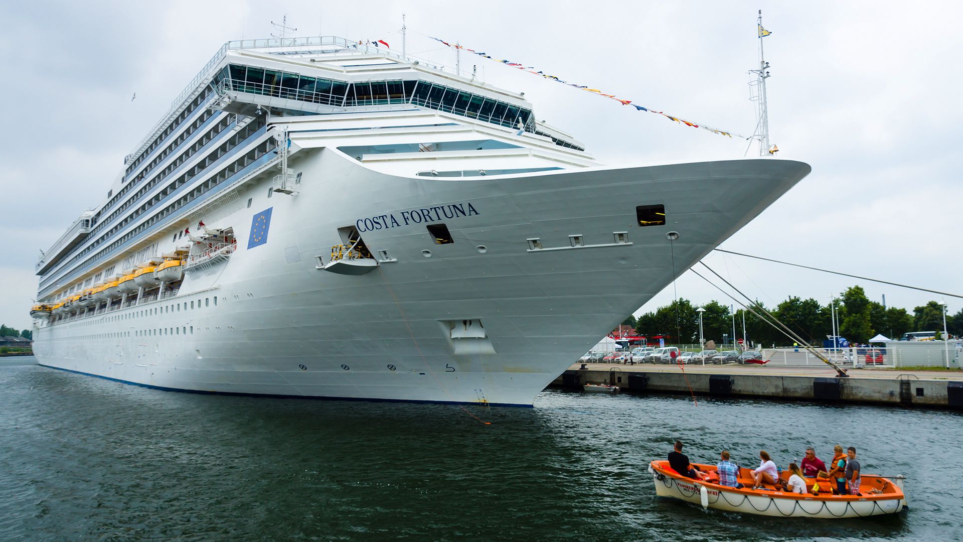 cruise ship