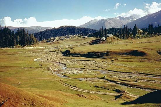 Jammu and Kashmir, India: streams and settlements